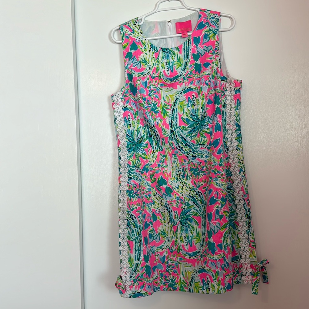 Lilly Pulitzer shift dress. Perfect for a summer!!